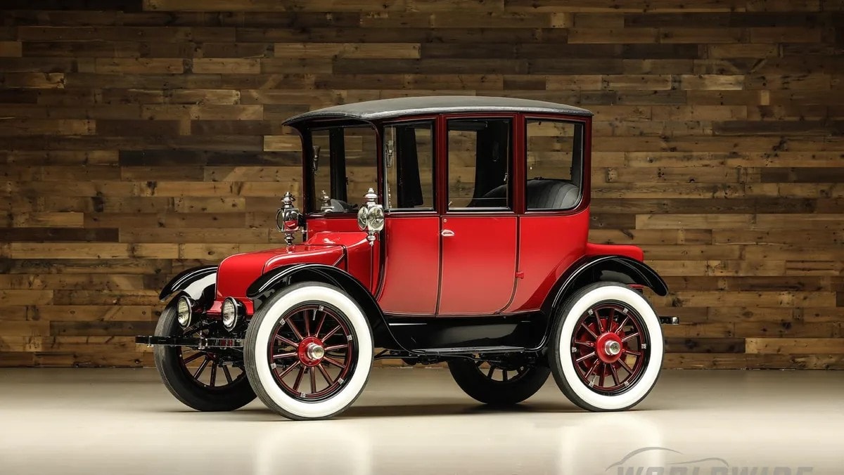 1918 Rauch & Lang Electric B26 Brougham — An early pioneer in green energy and the electric car market